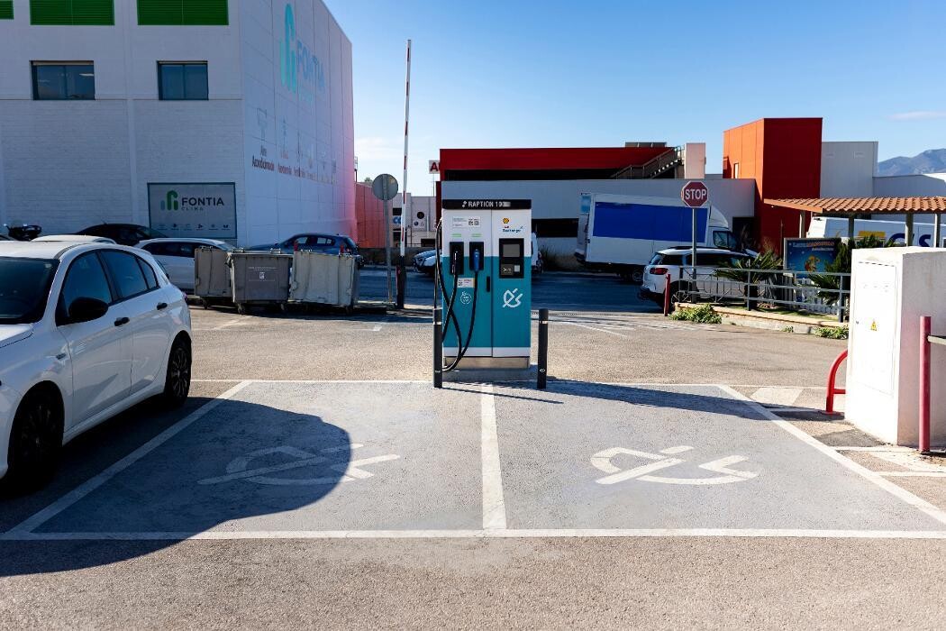 Images ACCIONA Charging Station