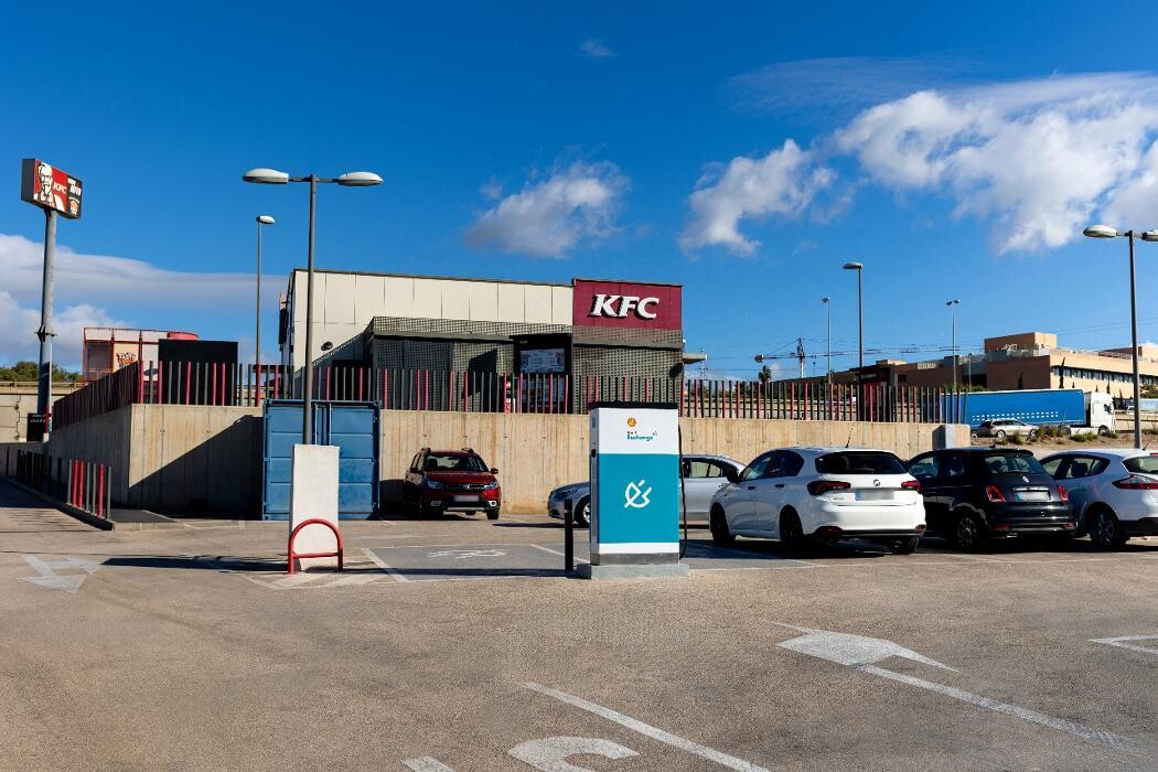 Images ACCIONA Charging Station