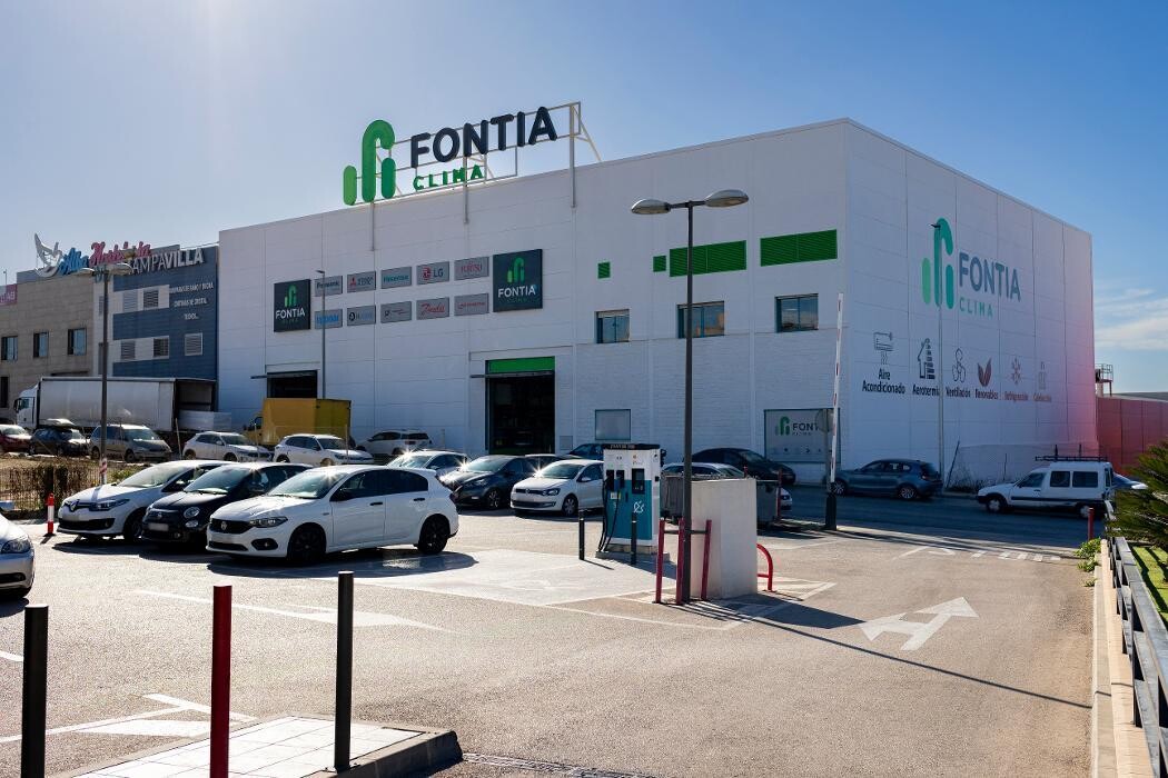 Images ACCIONA Charging Station