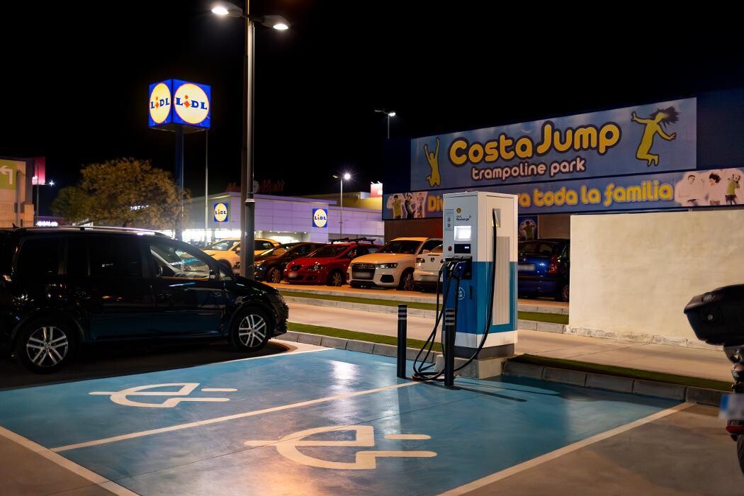 Images Shell Recharge Charging Station