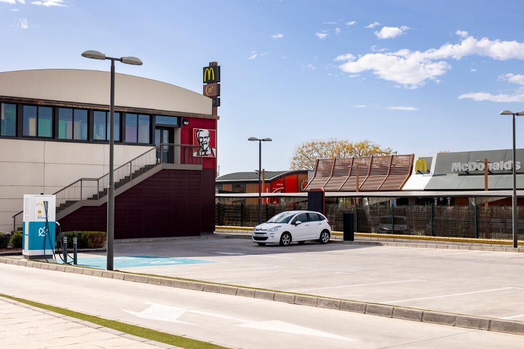 Images ACCIONA Charging Station
