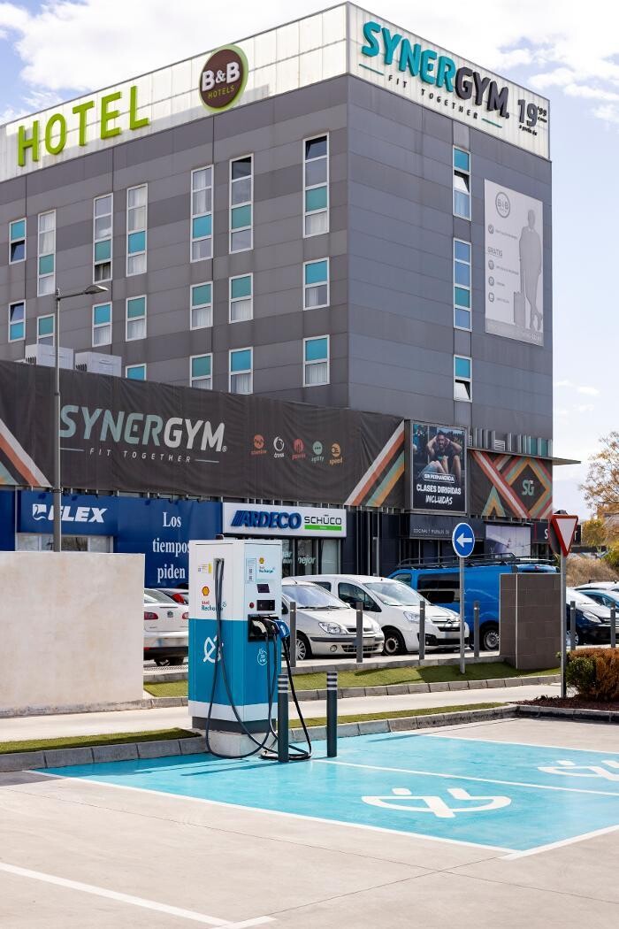 Images ACCIONA Charging Station