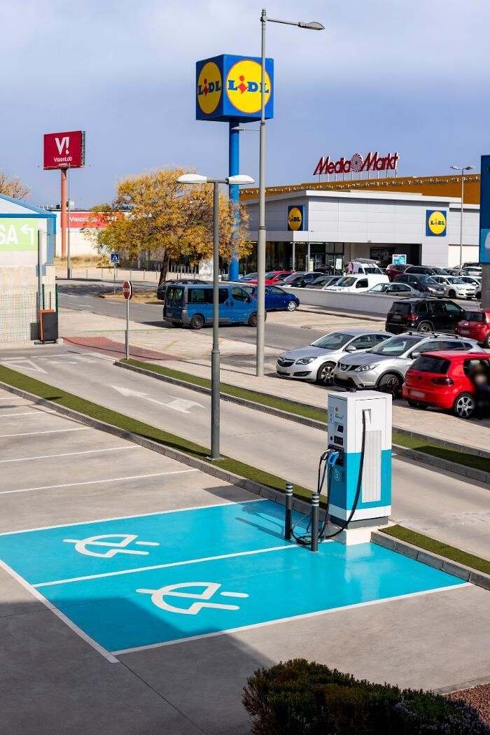 Images ACCIONA Charging Station