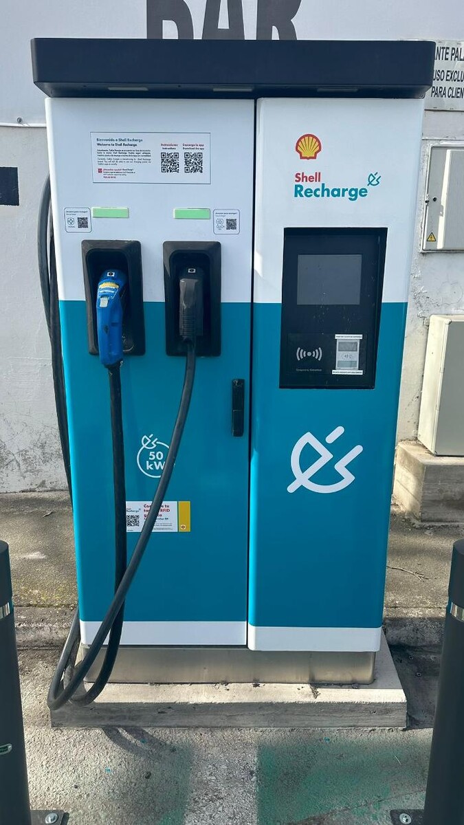 Images ACCIONA Charging Station