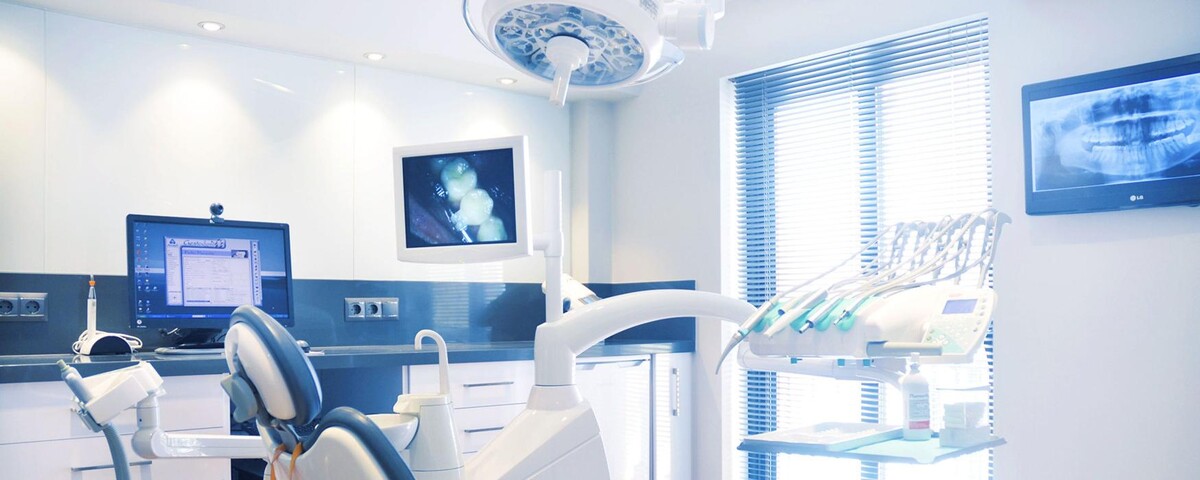 Images MOLINA CLÍNICA DENTAL