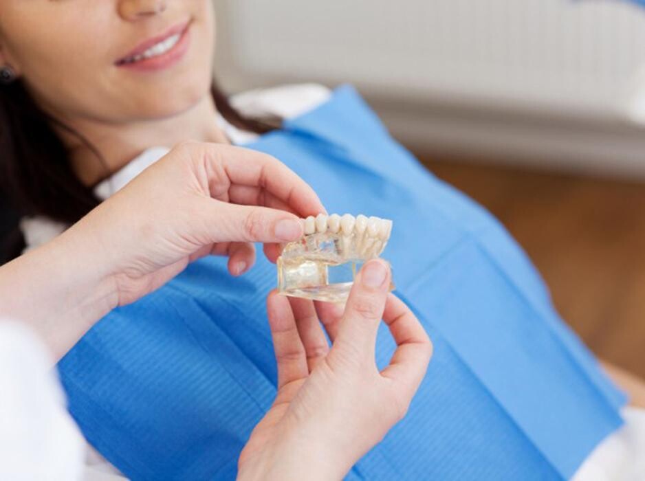 Images MOLINA CLÍNICA DENTAL