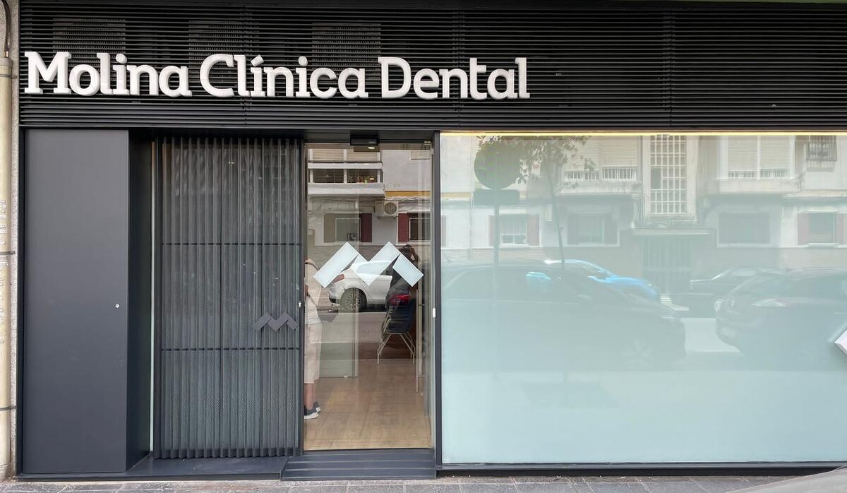 Images MOLINA CLÍNICA DENTAL