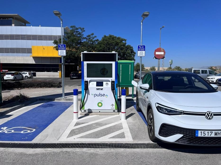 Images Iberdrola | bp pulse estación de recarga