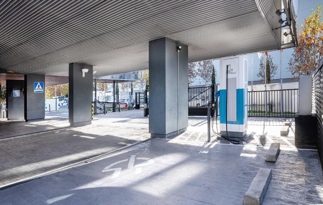 Images ACCIONA Charging Station