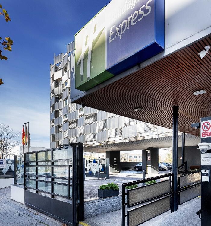 Images ACCIONA Charging Station