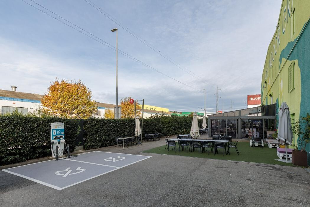 Images ACCIONA Charging Station