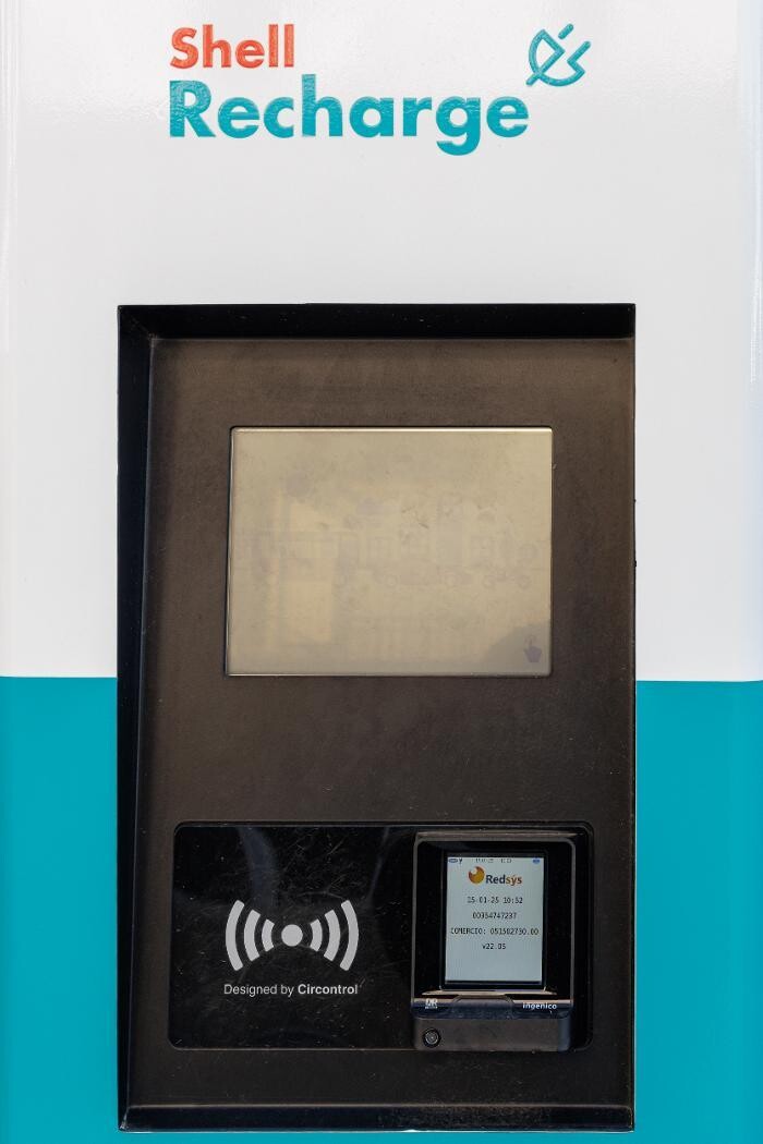 Images Shell Recharge Charging Station