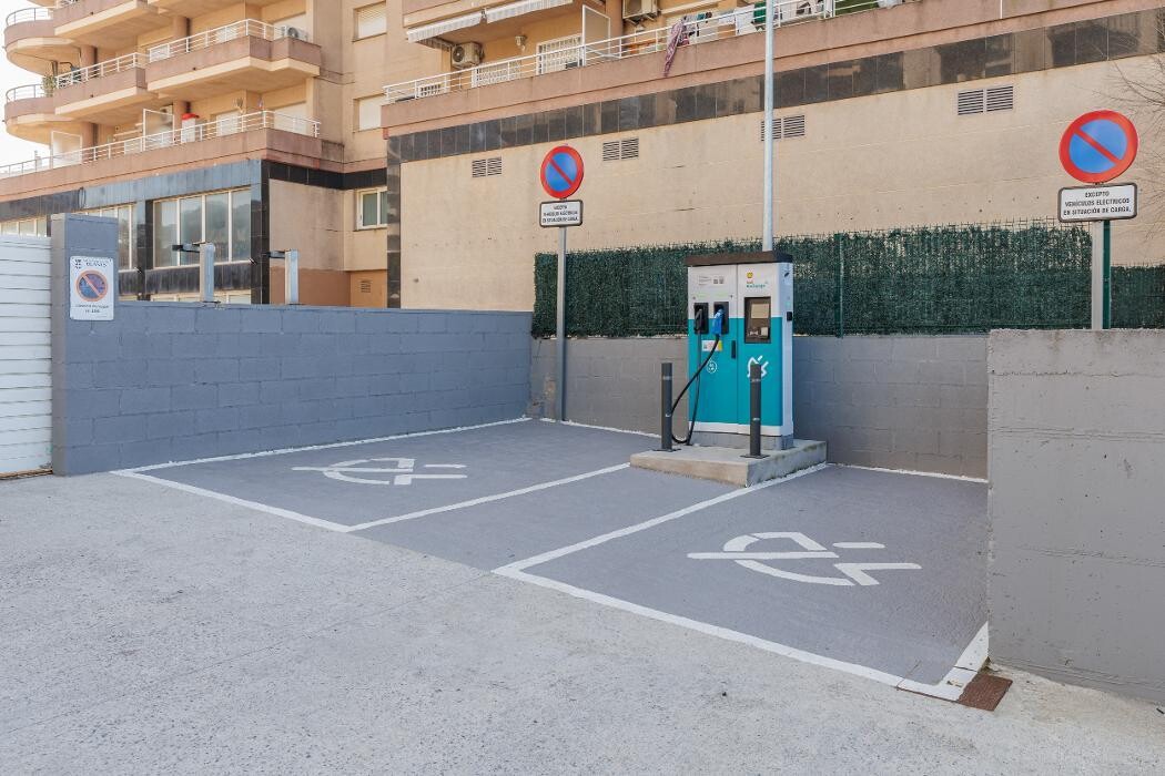 Images ACCIONA Charging Station