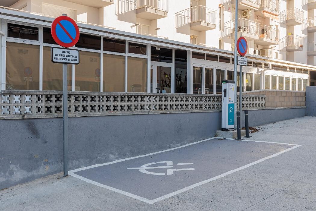 Images ACCIONA Charging Station