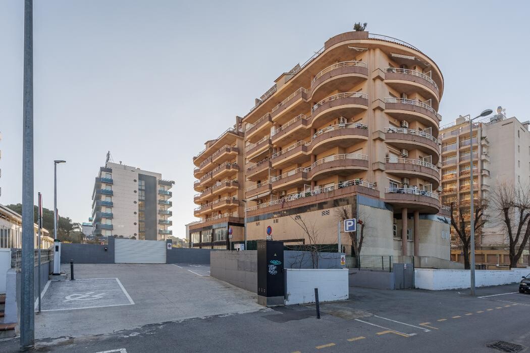 Images ACCIONA Charging Station