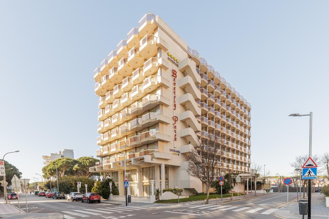 Images ACCIONA Charging Station