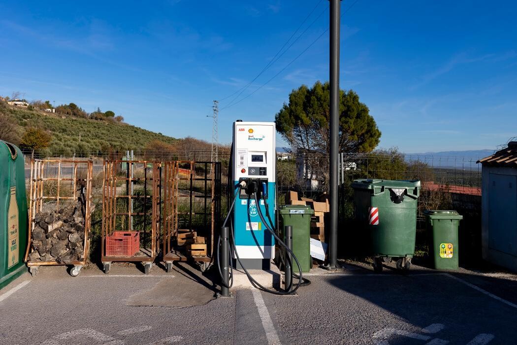 Images Shell Recharge Charging Station