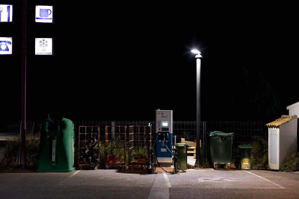 Images Shell Recharge Charging Station