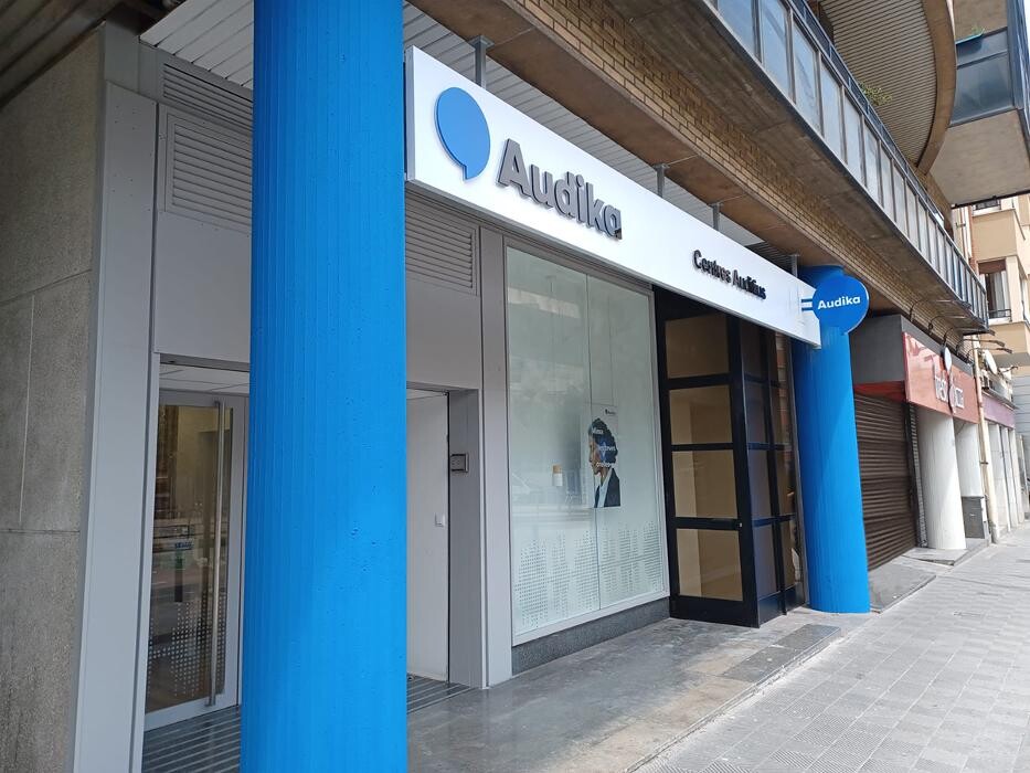 Images AUDIKA Centros Auditivos | Audífonos Manresa