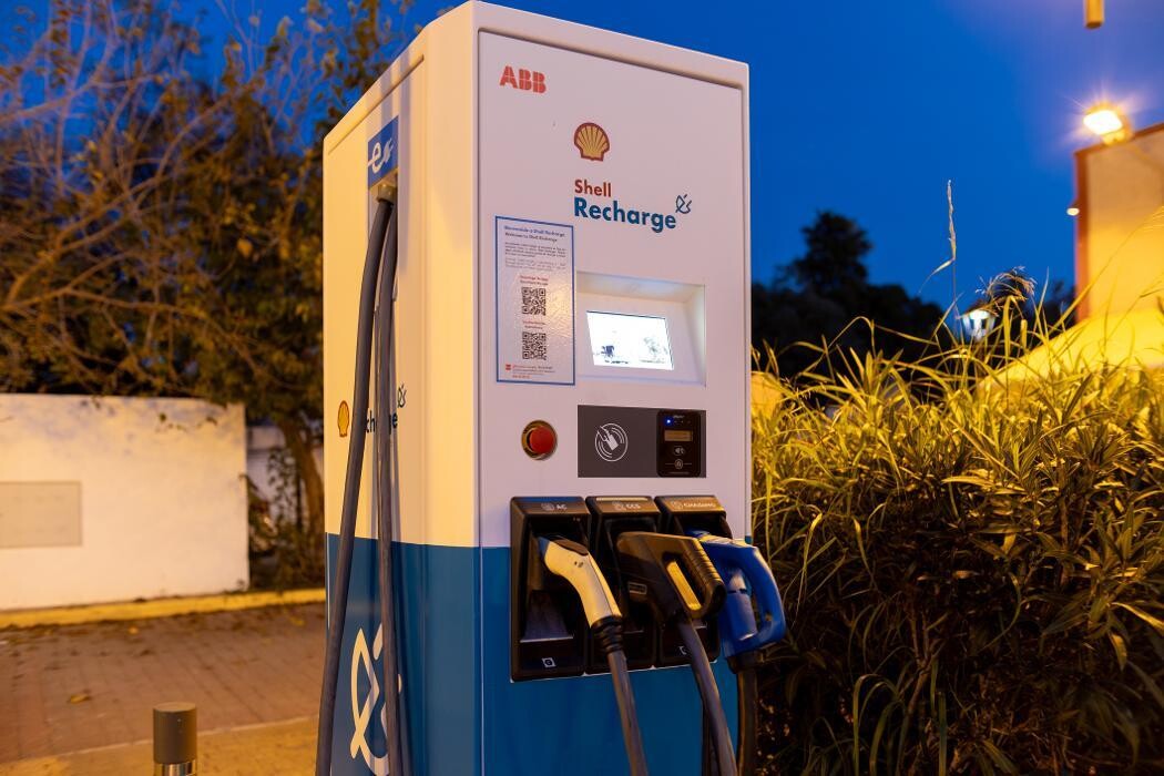 Images Shell Recharge Charging Station