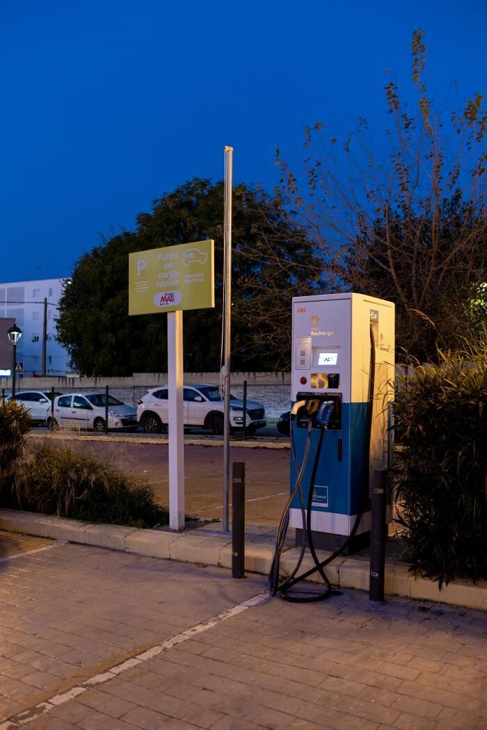Images ACCIONA Charging Station