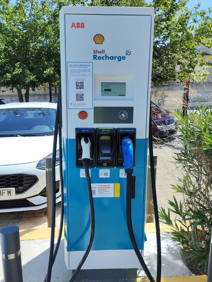 Images Shell Recharge Charging Station
