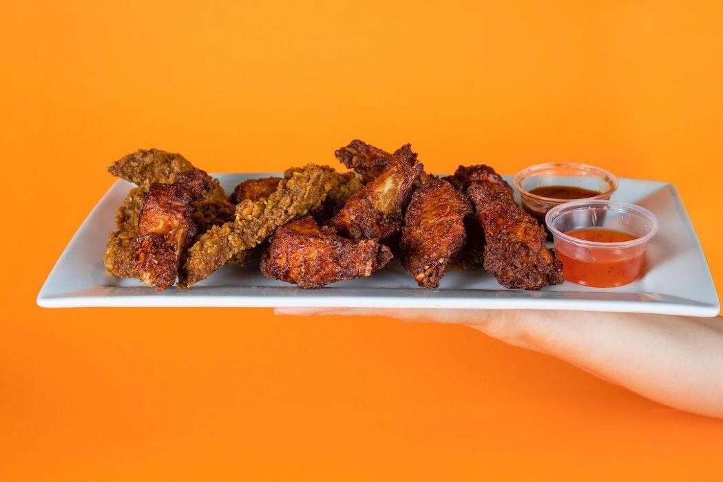 Images El Mercado Food Hall