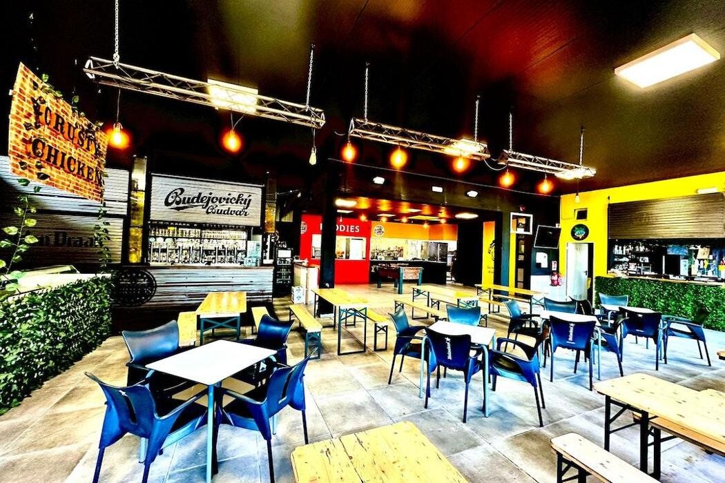 Images El Mercado Food Hall