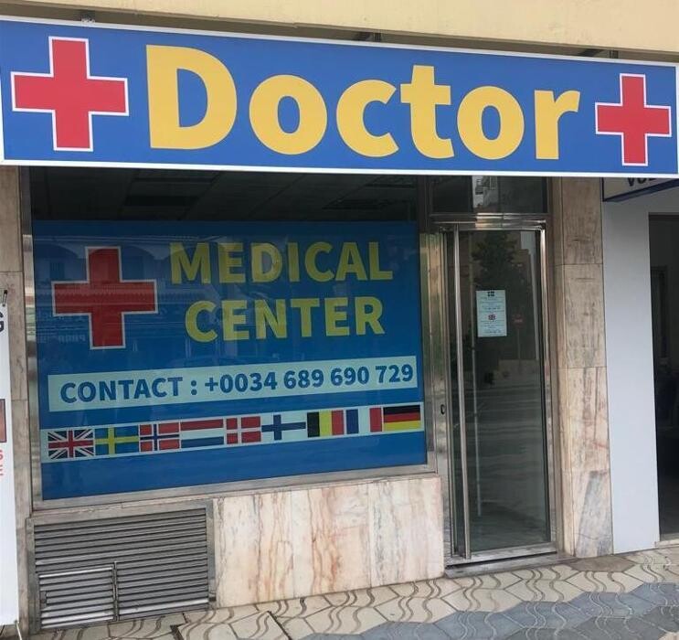 Images Doctor Läkare Medical Center in Nerja (Bus Station)