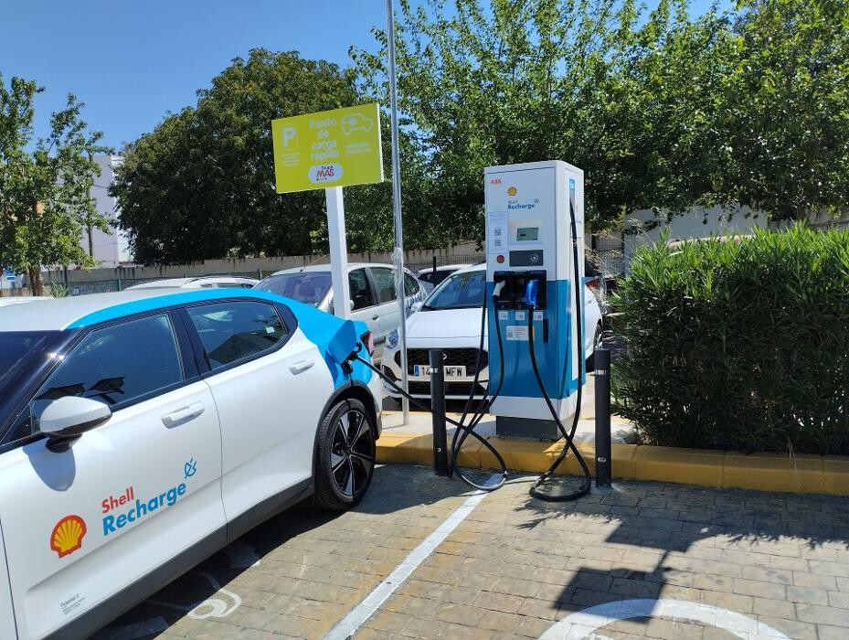 Images Shell Recharge Charging Station