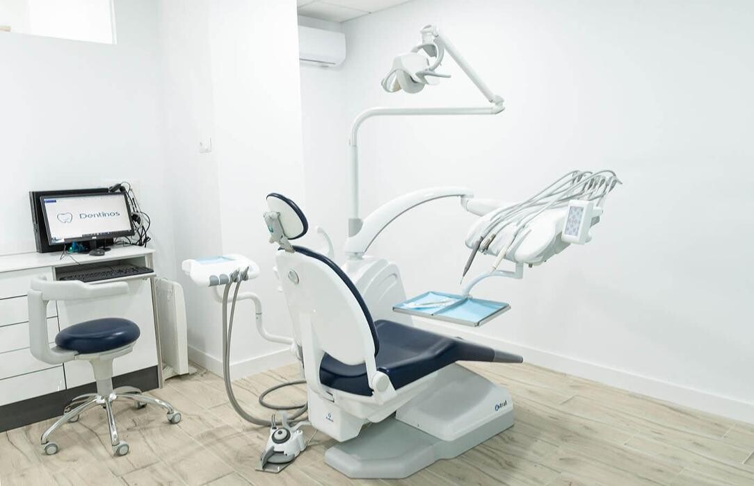 Images Clínica Dental Dentinos - Teatinos | Málaga