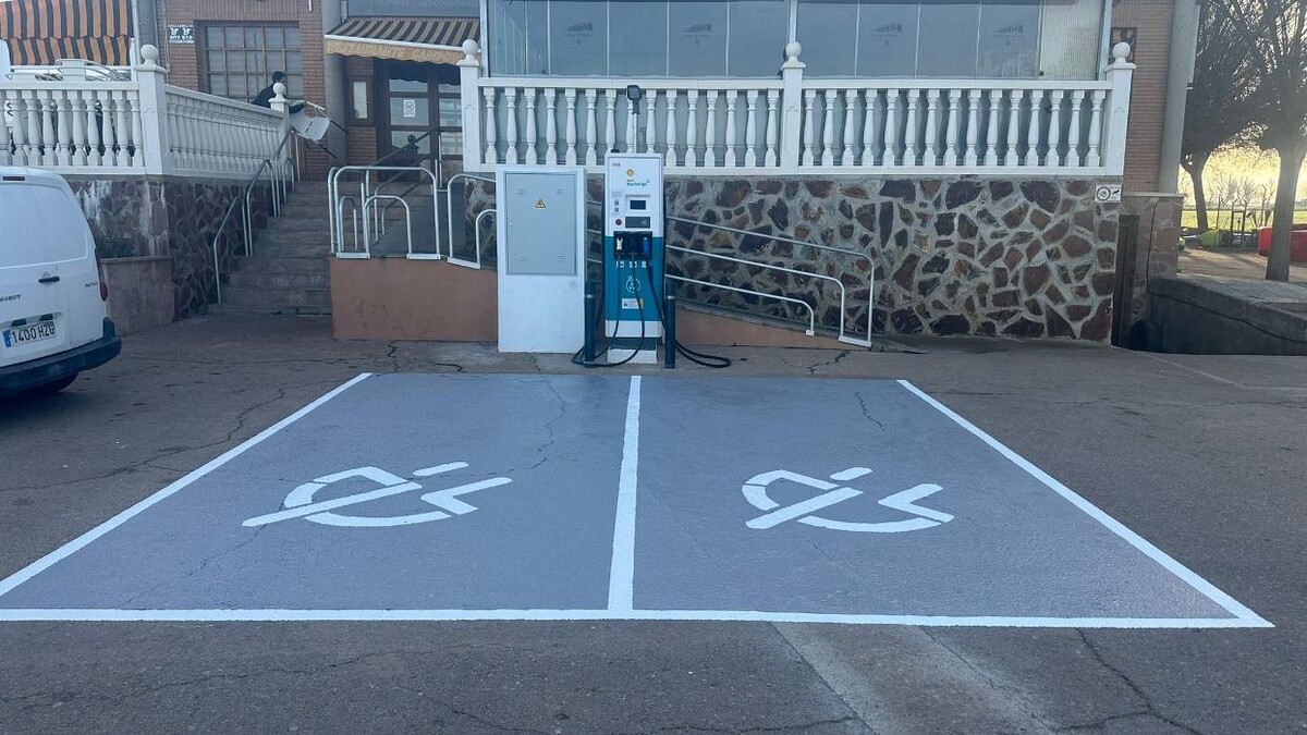 Images Shell Recharge Charging Station