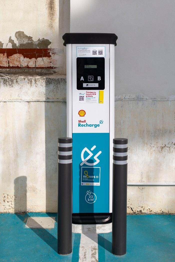 Images Shell Recharge Charging Station