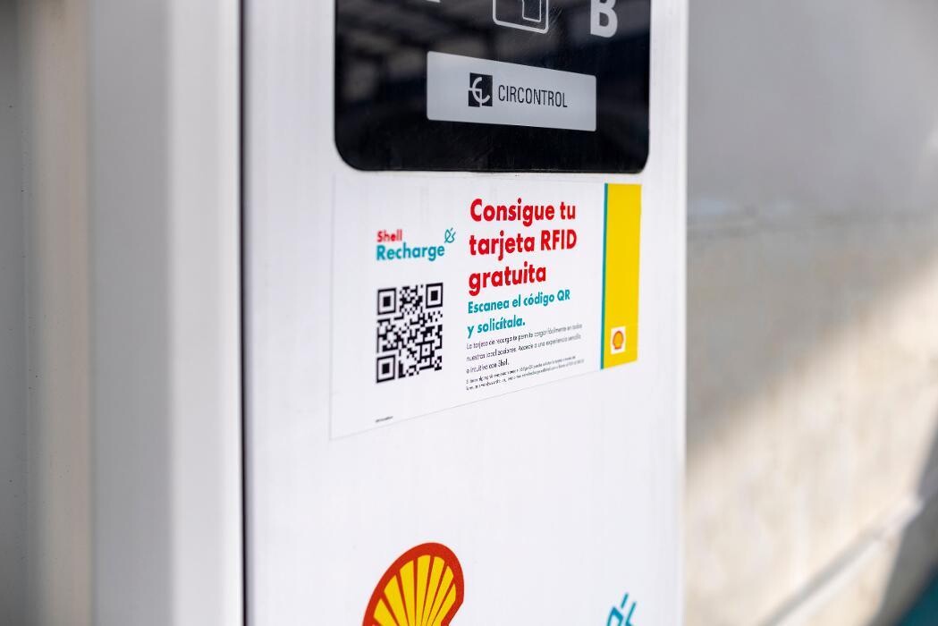 Images Shell Recharge Charging Station