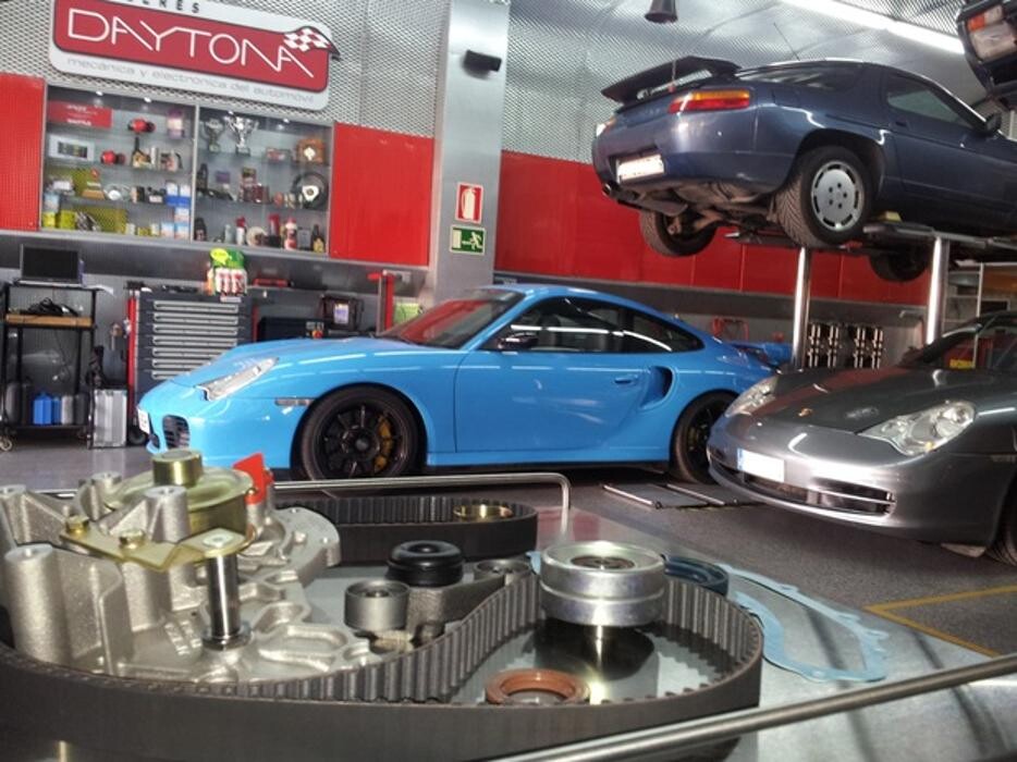 Images TALLERES DAYTONA Castrol Service