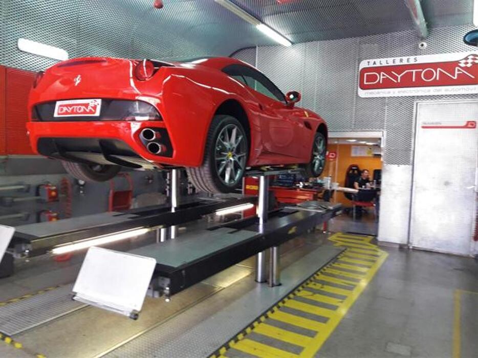 Images TALLERES DAYTONA Castrol Service