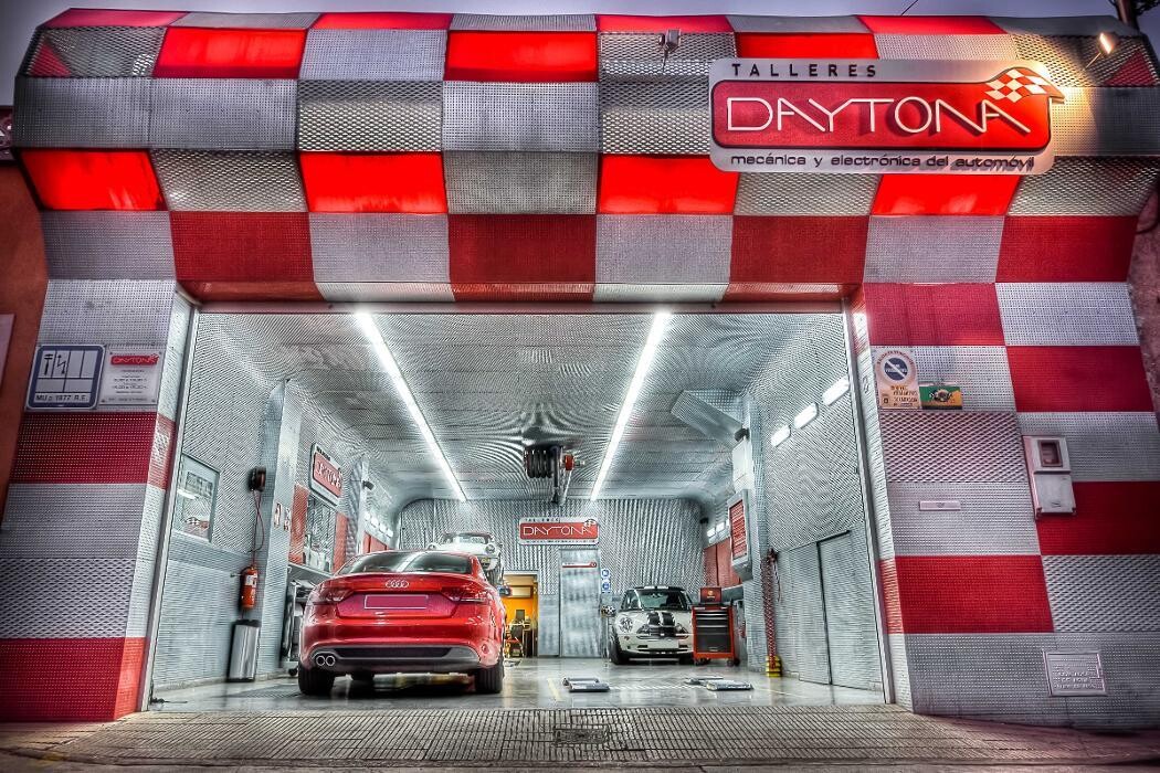 Images TALLERES DAYTONA Castrol Service