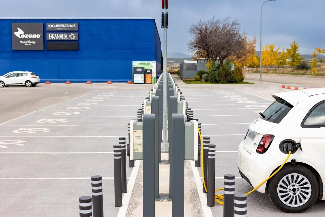 Images Shell Recharge Charging Station