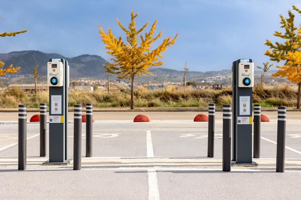 Images Shell Recharge Charging Station