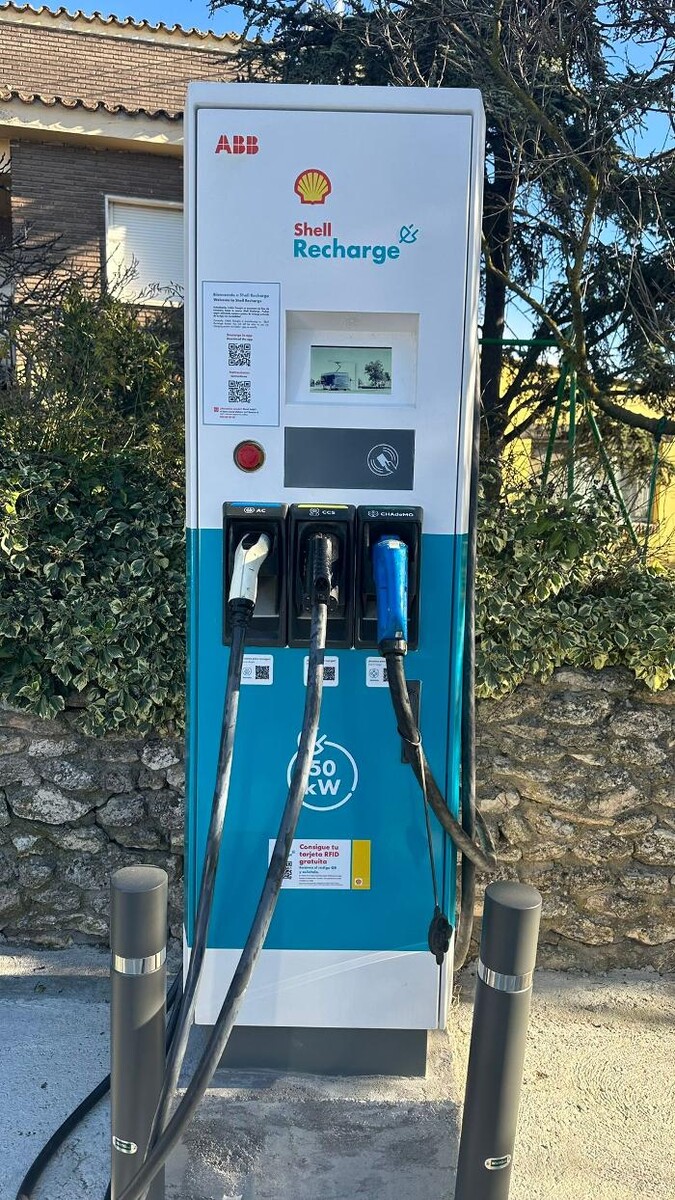 Images Shell Recharge Charging Station