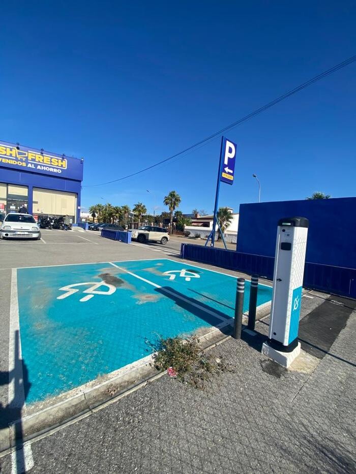 Images Shell Recharge Charging Station