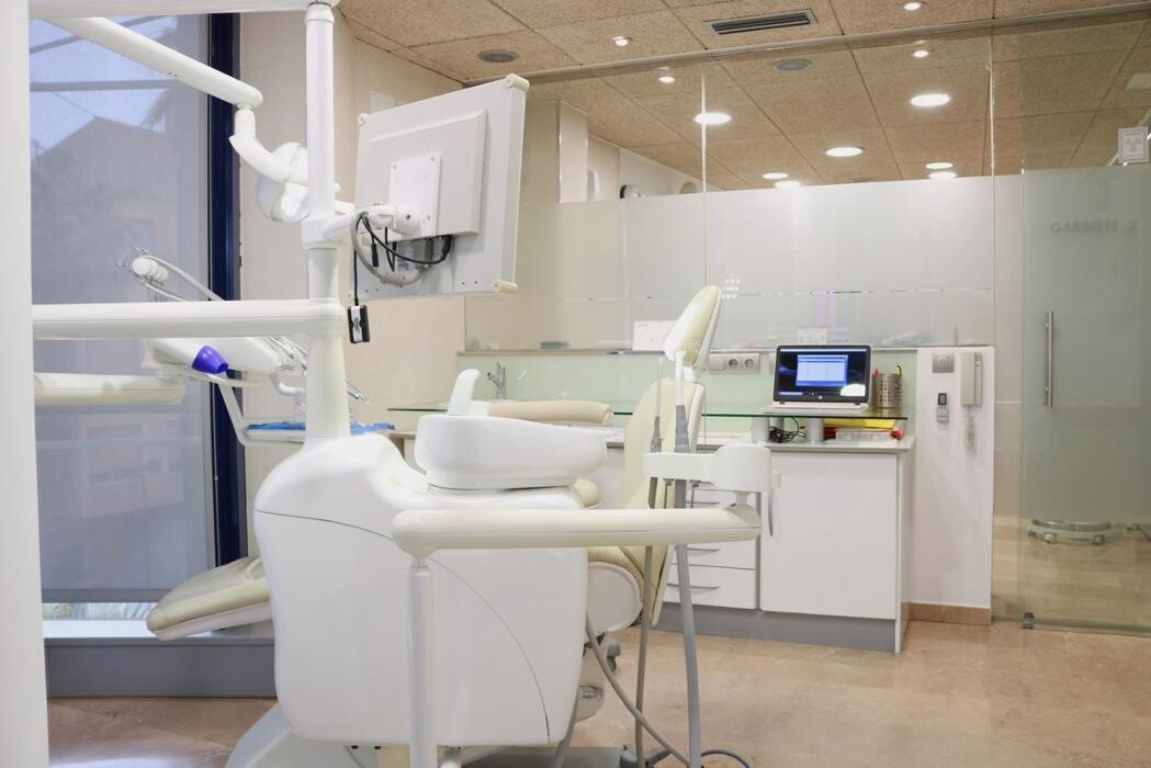 Images Tursdent Clínica dental Dr. Pastrana