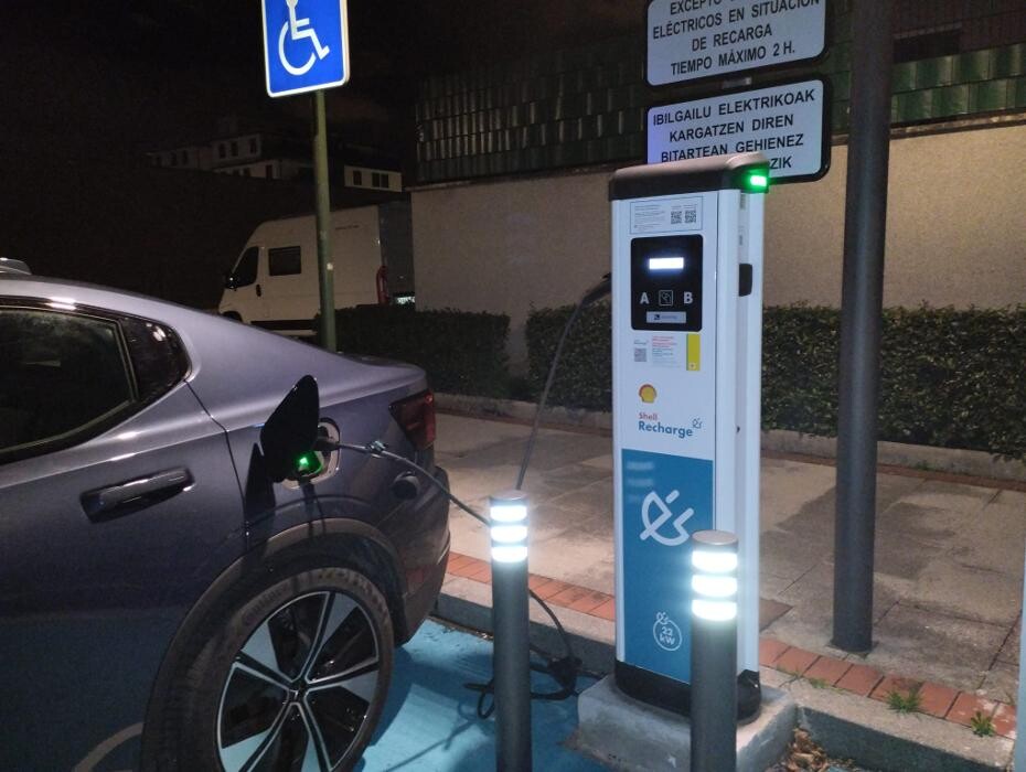 Images Shell Recharge Charging Station