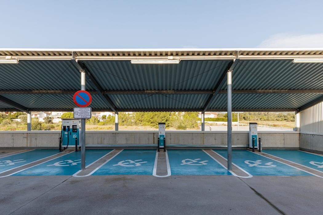 Images ACCIONA Charging Station