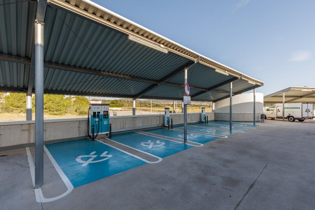 Images ACCIONA Charging Station