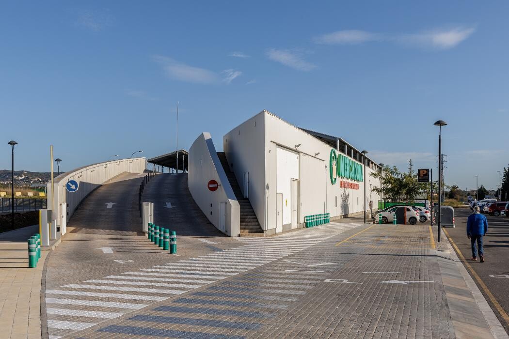Images ACCIONA Charging Station