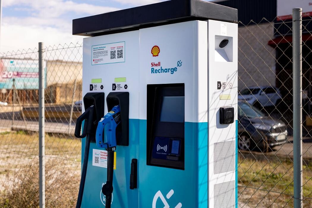 Images Shell Recharge Charging Station