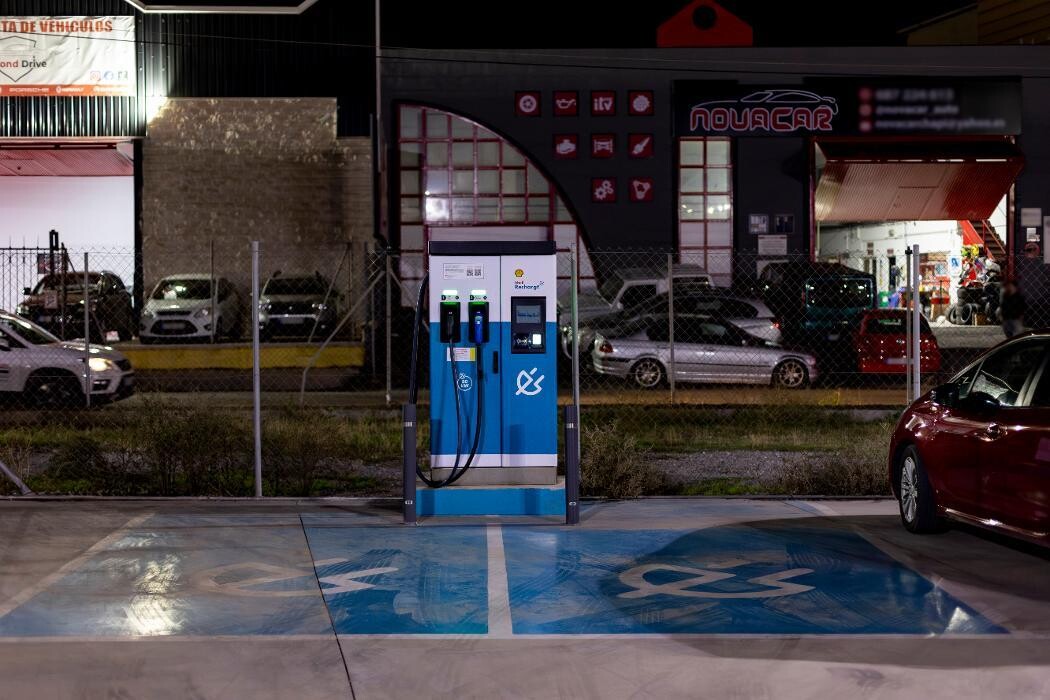 Images Shell Recharge Charging Station