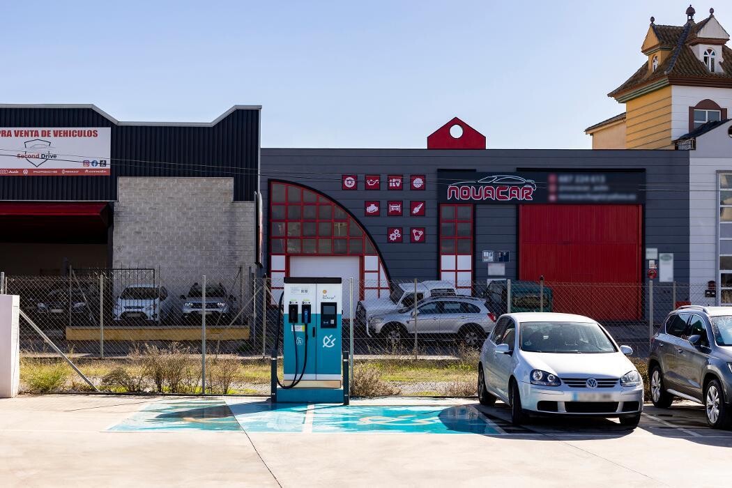 Images ACCIONA Charging Station