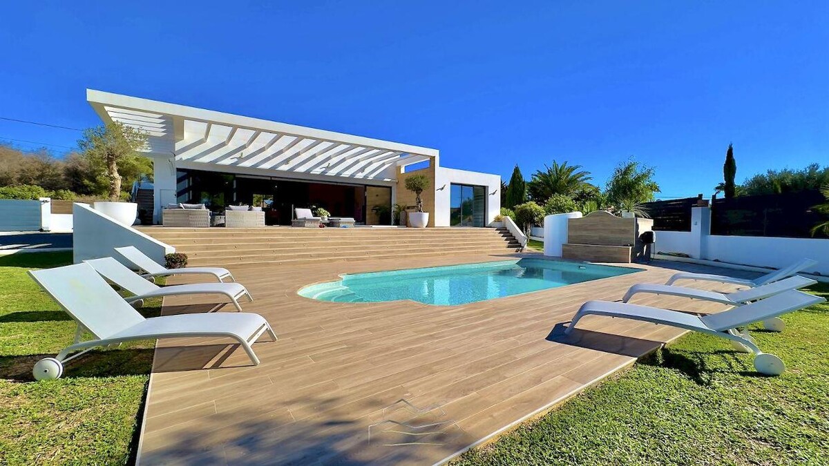 Images MG Villas Luxury Property